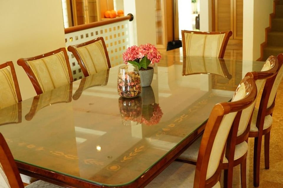 White House BEACH Executive Residence Vacation rental in Tanjung Bungah