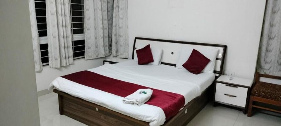 Amanora 2bhk service apartment Vacation rental in Pune