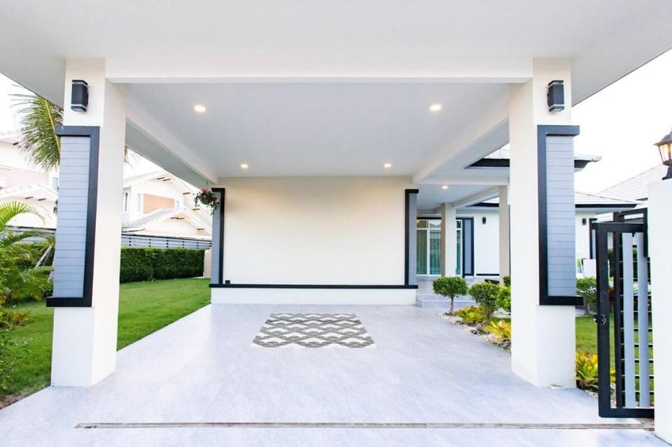 Vorra Villa Huahin Villa in Hua Hin District