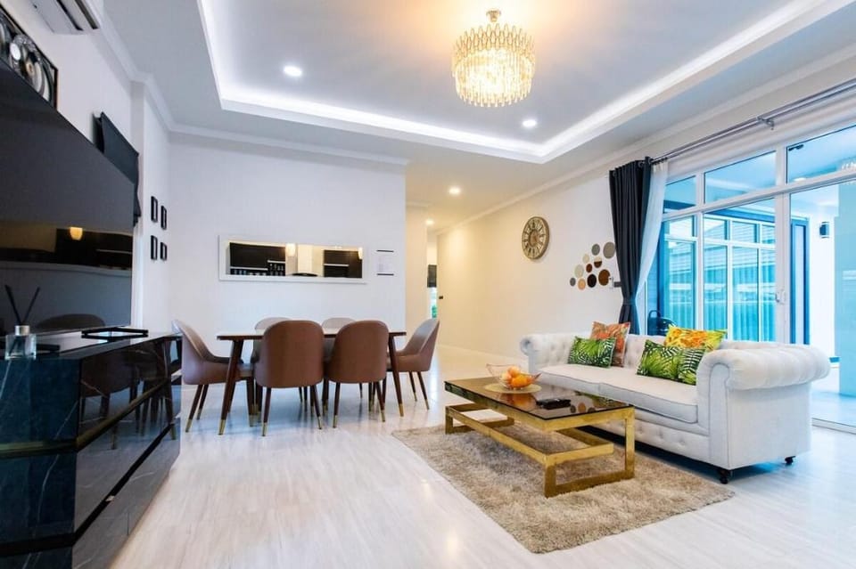 Vorra Villa Huahin Villa in Hua Hin District