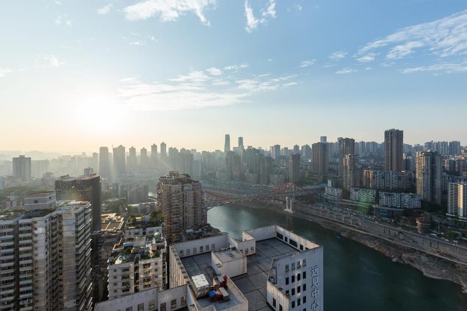 雅致&近解放碑洪崖洞 临轻轨站 邻江的两室一厅双床房 Apartment in China