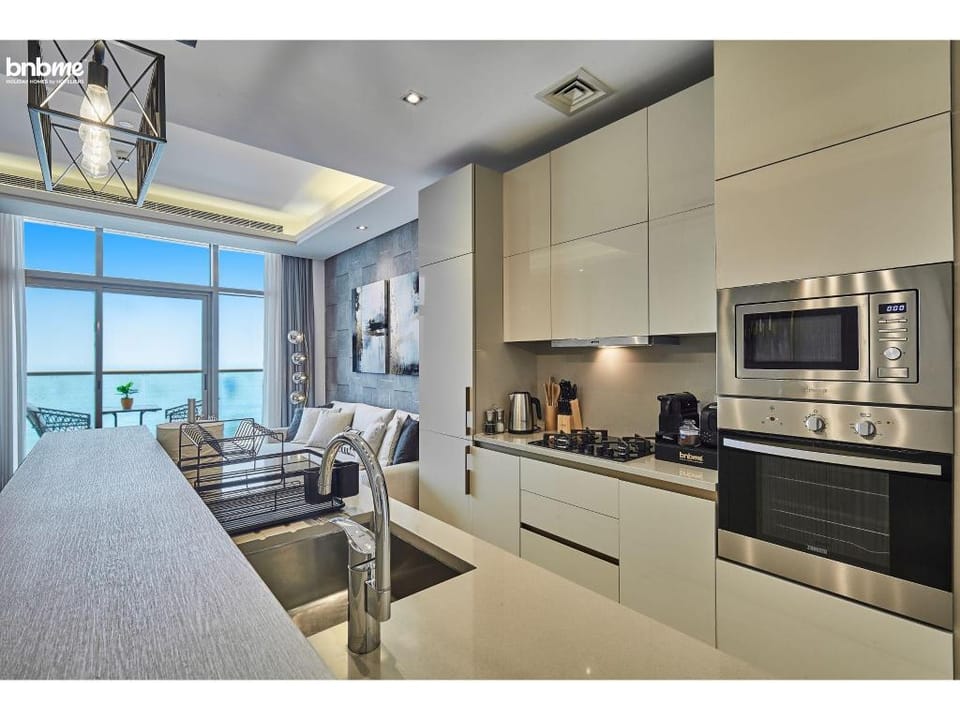 bnbmehomes | Lux Beachfront Getaway on Palm-20412 Apartment in Dubai