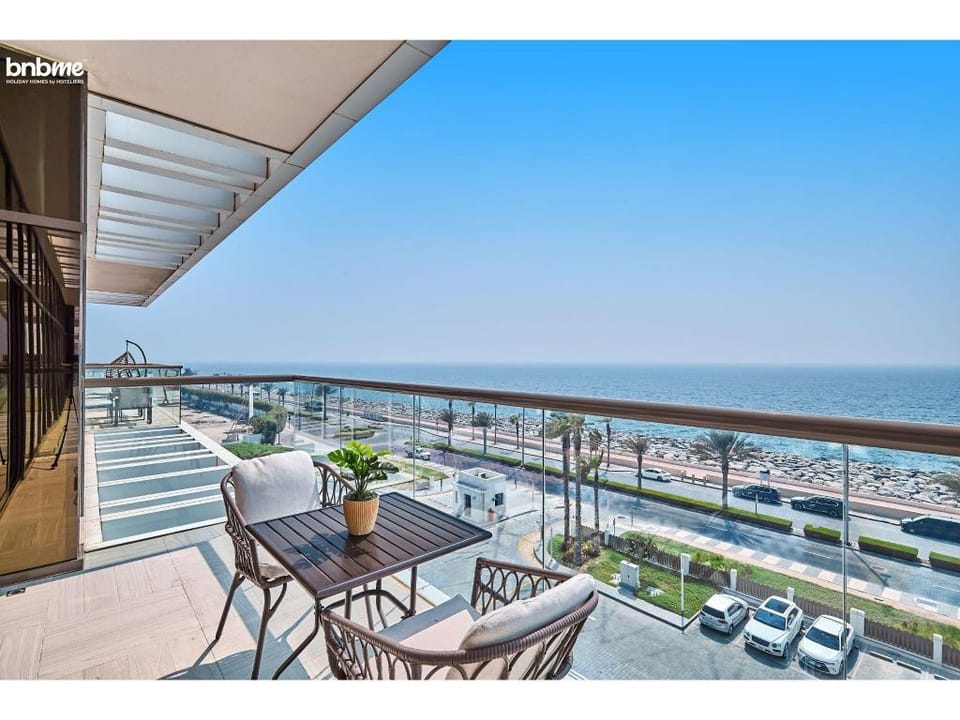bnbmehomes | Lux Beachfront Getaway on Palm-20412 Apartment in Dubai