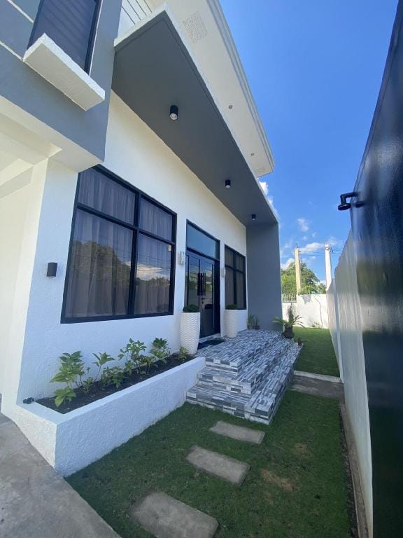 New Uniquely-Designed House Vacation rental in Dumaguete