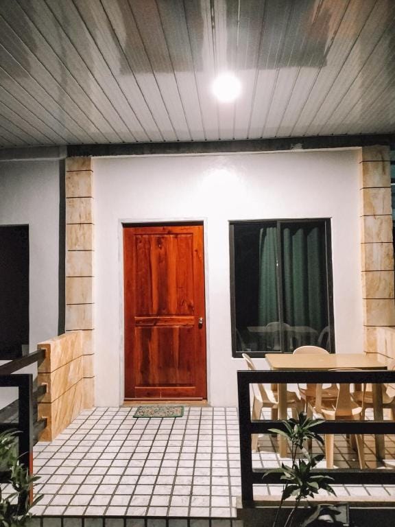 Coco Ville Guest House  (room5 good for 4pax) Villa in Central Visayas