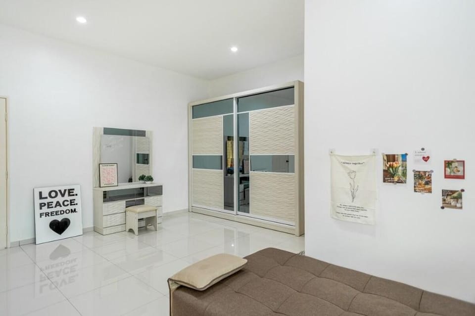 Biu J homestay Ipoh • Semi D• max 19pax•Spacious Vacation rental in Ipoh