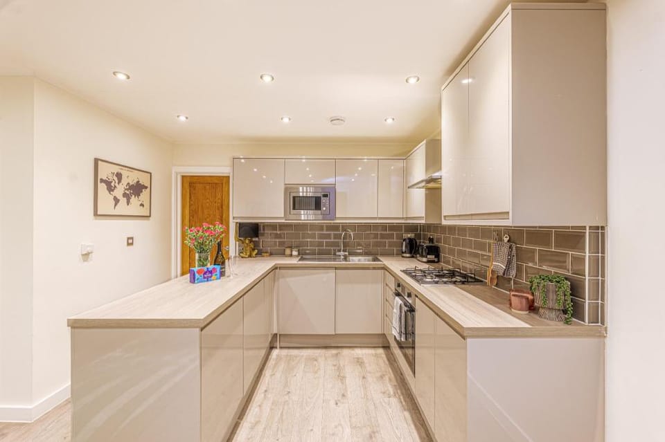 Centrally Located Bromley Home  Apartment in Bromley