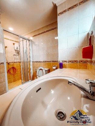 Family Home to Stay @ Marina Court Condominium Apartment in Kota Kinabalu