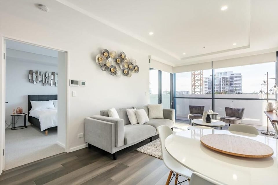 Bright, Coastal 2BR Wollongong Gem Apartment in Wollongong