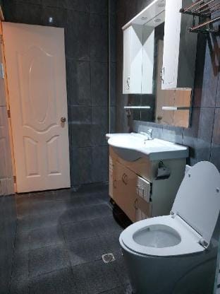 Private Luxury Hot Tub Suite 2 near Alona! Netflix Apartment in Panglao