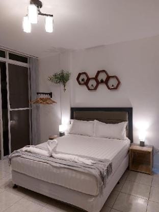 Private Luxury Hot Tub Suite 2 near Alona! Netflix Apartment in Panglao