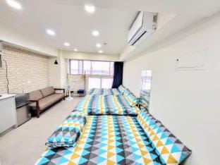 Ximending (Emei 61) elevator, 2 minutes to the MRT Apartment in Taipei City