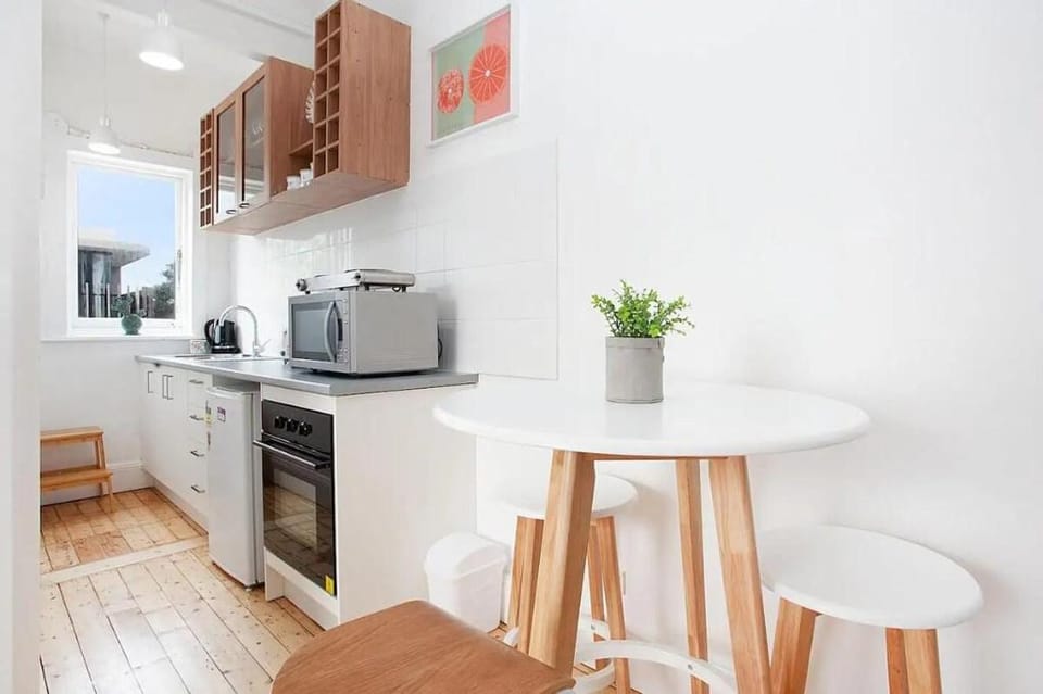 Cozy 1BR Studio Minutes From Bondi Beach! Vacation rental in Sydney