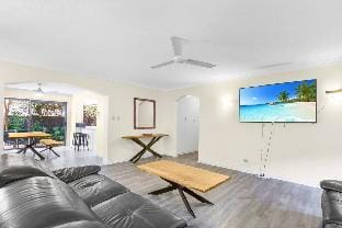 Stunning 3BR Pet Friendly - Paradise Villa 1 Vacation rental in Surfers Paradise