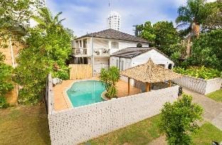 Stunning 3BR Pet Friendly - Paradise Villa 1 Vacation rental in Surfers Paradise