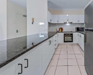 Gorgeous 2BR Apartment with Stunning Ocean Views Vacation rental in Airlie Beach