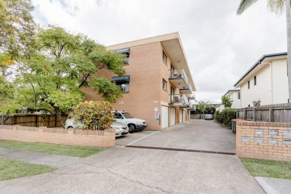 Funky 2BR Chermside Escape Apartment in Brisbane