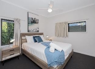 Stunning 2BR Beachfront Retreat Vacation rental in Townsville
