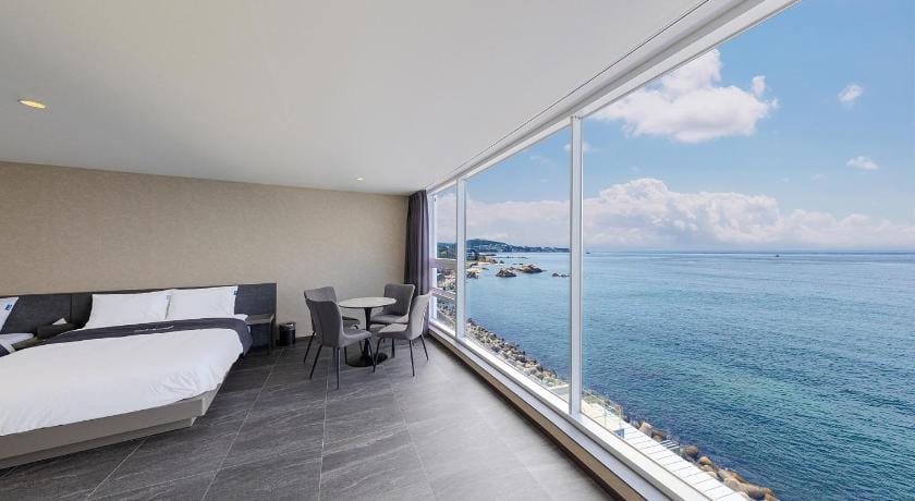 Sharp & Flat Hotel Hotel in South Korea