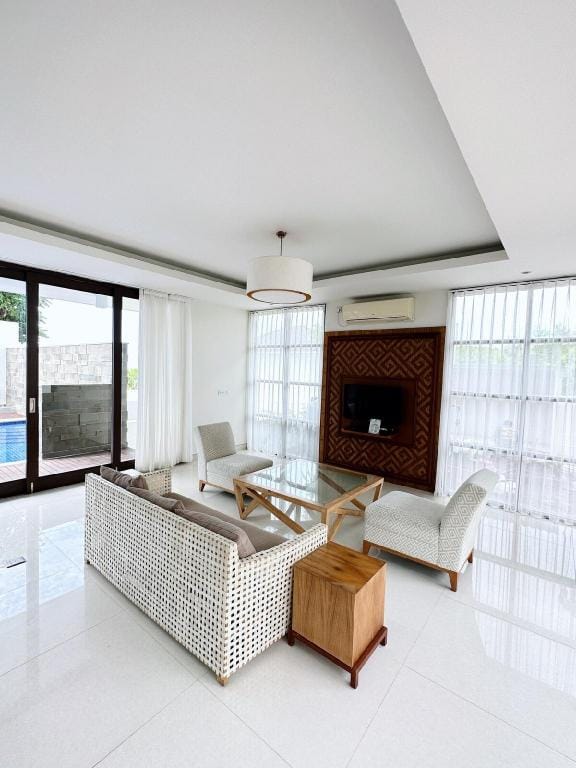 Amelie Villa Villa in Kuta Selatan
