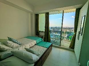 Comfy&Furnished 2br Azure Resort Apartment in Paranaque