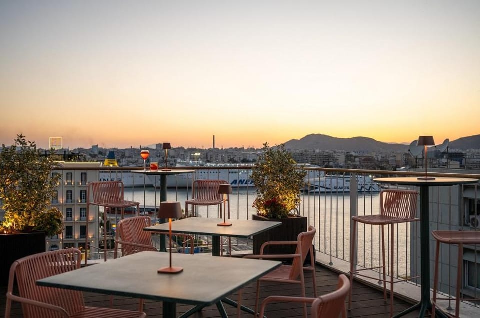Mitsis N'U Piraeus Port Hotel in Pireas