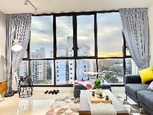 Comfy 2B2B in KL near Mid Valley | TV Box | Wi-Fi Vacation rental in Petaling Jaya