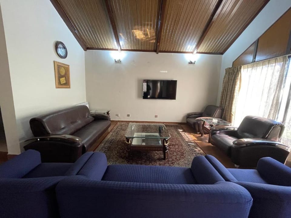 Montaña Villa Murree Hotel in Punjab