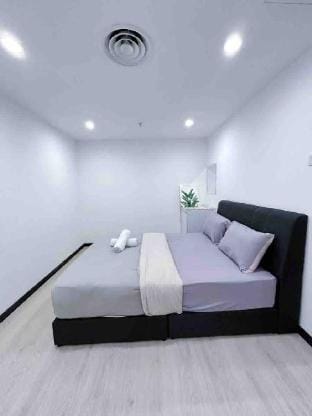 Sunrise@Gurney Spacious 2BR Duplex Apartment in George Town