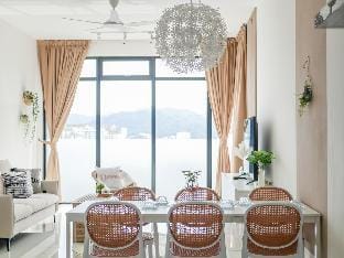 Beju Home@Beacon Suite #RoofTopPool #2CP Apartment in George Town
