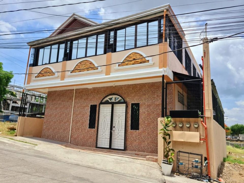 Cozy Stay in Batangas City (Unit L) Vacation rental in Batangas