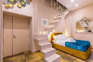 Golden Shell at Hystorical Center Apartment in Naples