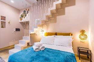 Golden Shell at Hystorical Center Apartment in Naples