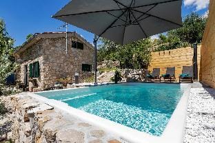 Olive Garden Pool Retreat with Free Beach Parking Vacation rental in Makarska