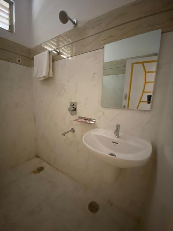 Hotel Plaza Rooms  Vacation rental in Hyderabad