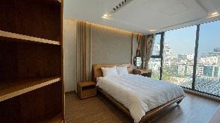 Gem Apartment - Vinhomes Metropolis Near LOTTE Apartment in Hanoi
