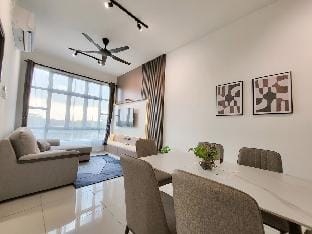 [D'Summit Tropika]-4Pax, Free Netflix & Parking. Apartment in Johor Bahru