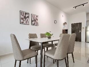 [D'Summit Tropika]-4Pax, Free Netflix & Parking. Apartment in Johor Bahru