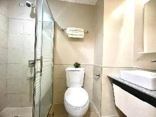 ROMANTIC ROOM Near Ayala Mall Apartment in Lapu-Lapu City