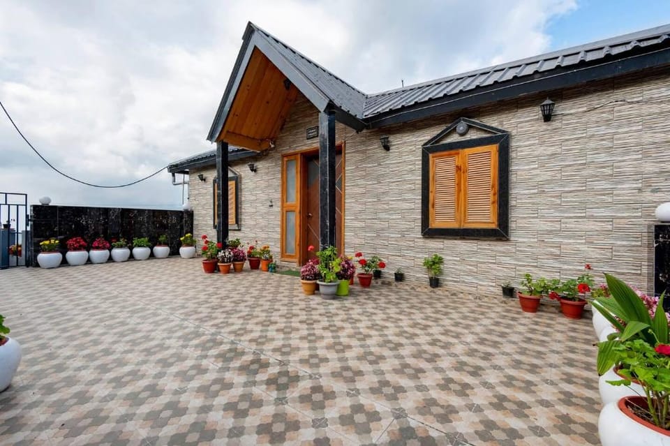 The Lookout Luxury Cottage Hotel in Uttarakhand