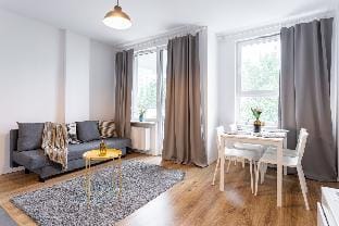 Golden Apartments Warsaw - Rondo ONZ-Pereca Vacation rental in Warsaw