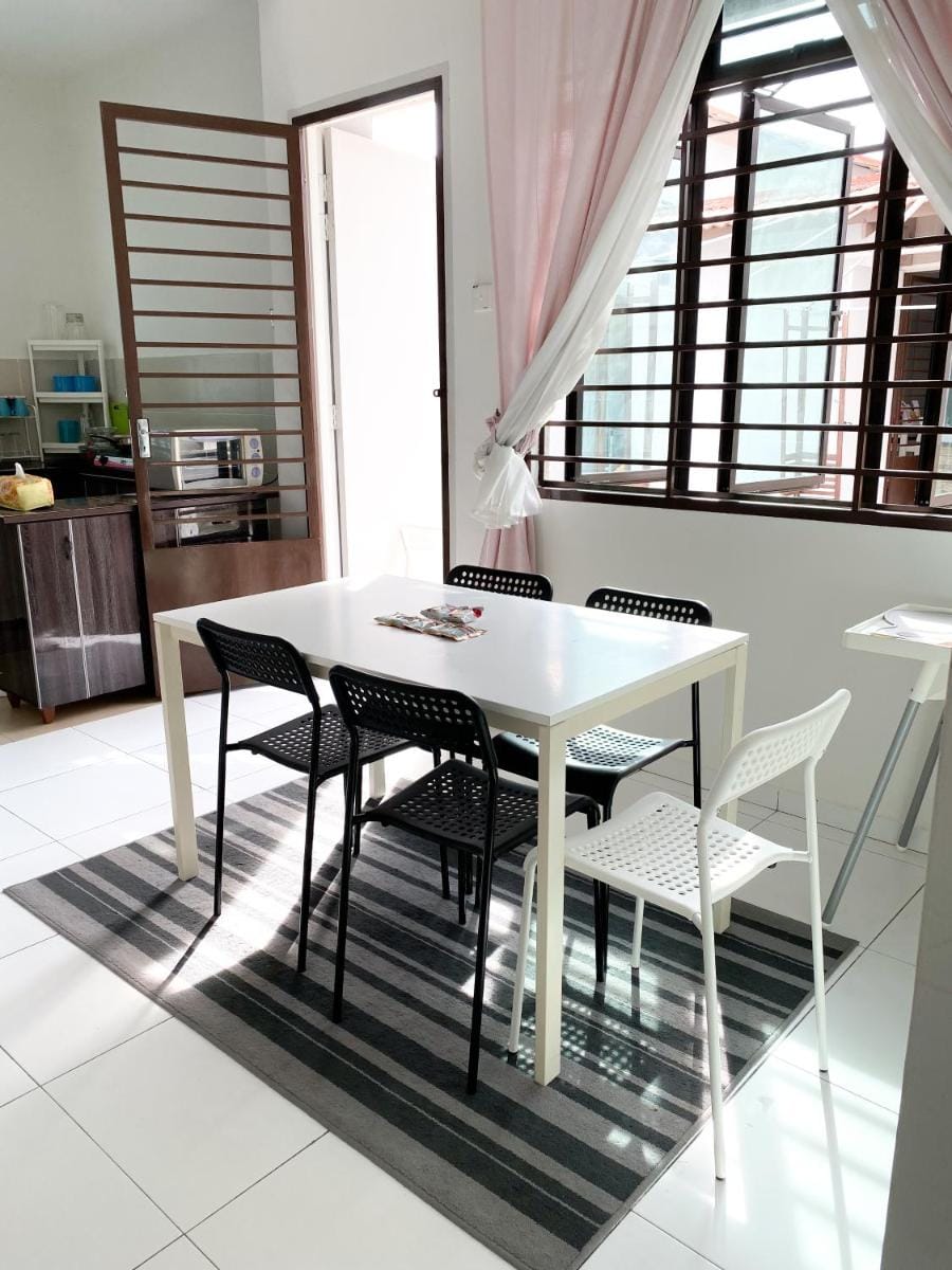 Cosy House For Family/Group In Bkt Beruang Melaka Vacation rental in Malacca