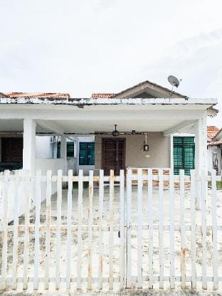 Cosy House For Family/Group In Bkt Beruang Melaka Vacation rental in Malacca