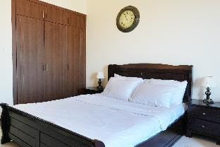 Brown Stone - Golf course View Elite Apartment in Dubai