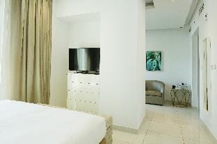 Brown Stone - Canal & Skyline View Voleo Apartment in Dubai