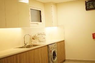 Brown Stone - Mirdif hills Dubai Airport Apartment in Al Sharjah