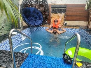 Urban homestay-swimming pool, BBQ ,near airport Villa in Punjab, India