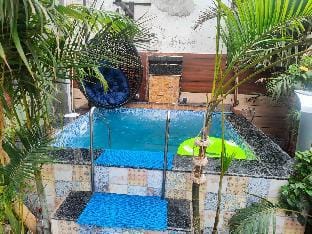 Urban homestay-swimming pool, BBQ ,near airport Villa in Punjab, India