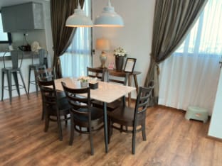 Home Abroad 3 @ Jazz Suites 3, Vivacity 7pax Apartment in Kuching