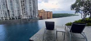 Stylish 2BR at Urban Suite With Infinite Pool Apartment in George Town